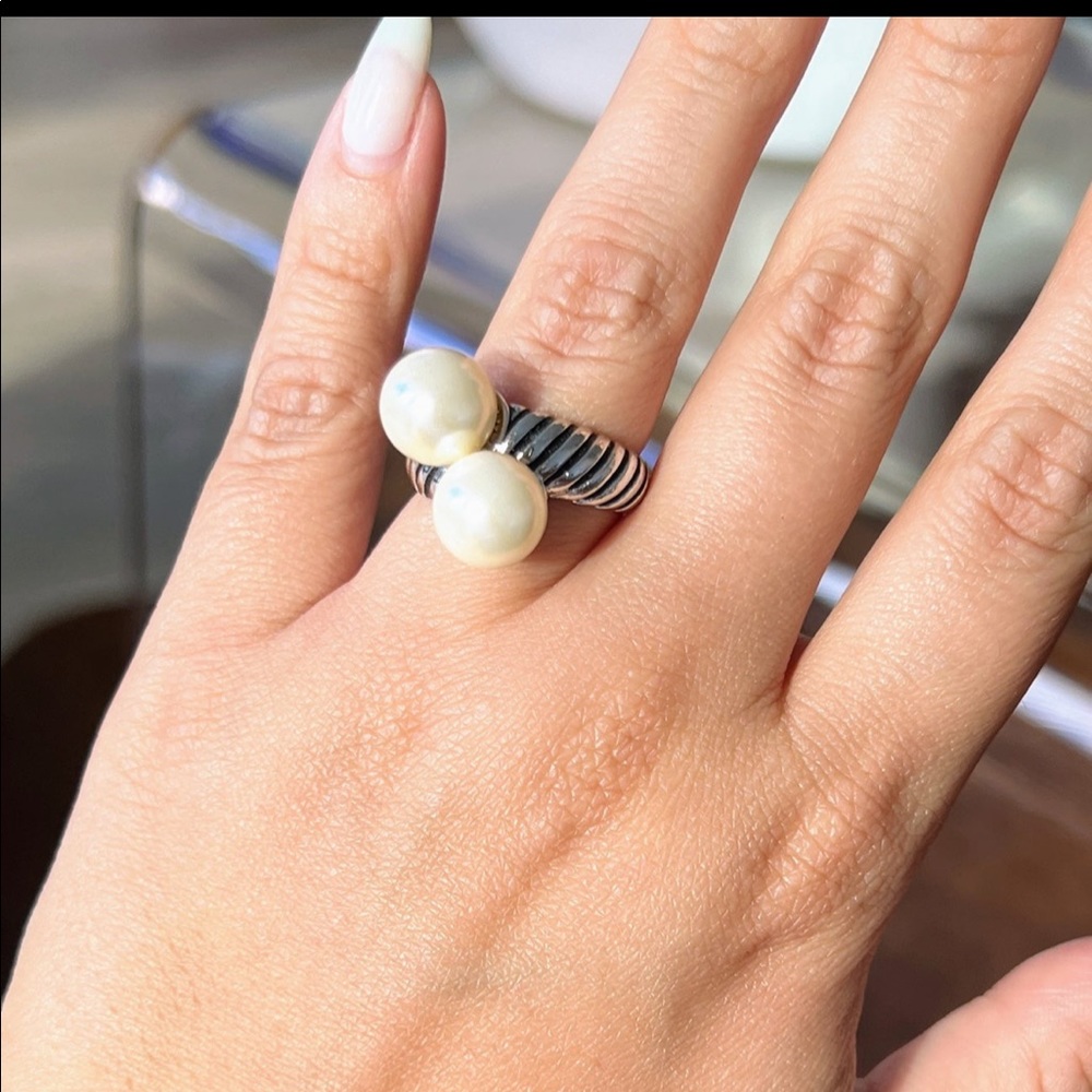 Pearl Criss Cross Ring